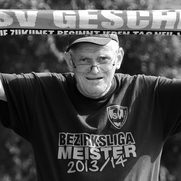 Der SV Gescher trauert um seinen Edelfan Horst, der im Alter von 73 Jahren verstarb. 
Horst hat unsere Teams...