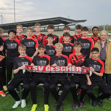 B2 freut sich über neue Aufwärmshirts
Die BTR Abfüll- und Handels GmbH & Co. KG aus Gescher hat mit einer großartigen...