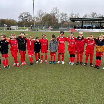 📣 Hinrunde geschafft! ⚽️✨
Heute hat unsere F2 des SV Gescher ihr letztes Hinrundenspiel absolviert – und was für eine...