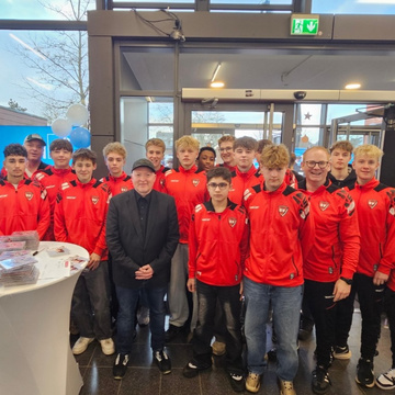 B2 erfolgreich im Freundschaftsspiel und trifft Joe Kelly bei „Business meets Sport“
Die B2 des SV Gescher bestritt am...