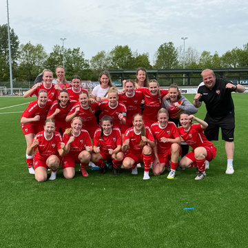 Geduld belohnt!
Unsere SV‑Damen feiern einen hochverdienten 5:0‑Heimsieg gegen Fortuna Gronau 💪
Nach anfänglichem...