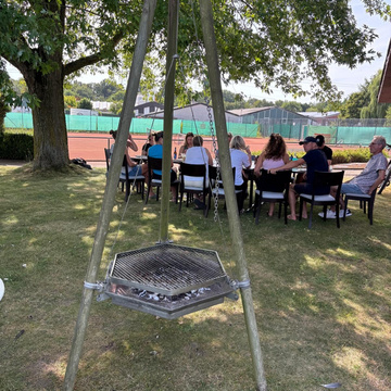 🎾 Spieltag beim SV Gescher Tennis
Samstag:
🎾 Herren 40 – 2:4
🎾 Herren 30/1 – 3:3
🎾 Herren 30/2 – 3:3
Sonntag:
🎾 Damen 30... 🎾 Spieltag beim SV Gescher Tennis
Samstag:
🎾 Herren 40 – 2:4
🎾 Herren 30/1 – 3:3
🎾 Herren 30/2 – 3:3
Sonntag:
🎾 Damen 30...