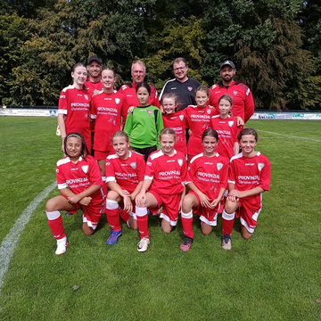 ⚽️ Erstes Freundschaftsspiel für unsere WU13! 🔴⚪
Heute stand für unsere Mädels das erste Freundschaftsspiel gegen...