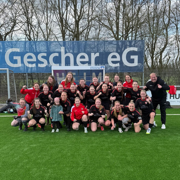 🔴⚫ Derby-Wahnsinn in Gescher!
Unsere SV‑Damen drehen ein 0:3 gegen den SuS Hochmoor und holen sich mit riesiger Moral...