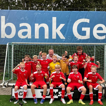 🔥 5:0-Heimsieg für unsere D2! 🔴🖤 Gegen DJK SF Dülmen II zeigt unsere D-Jugend eine starke Leistung – Hennes mit einem...