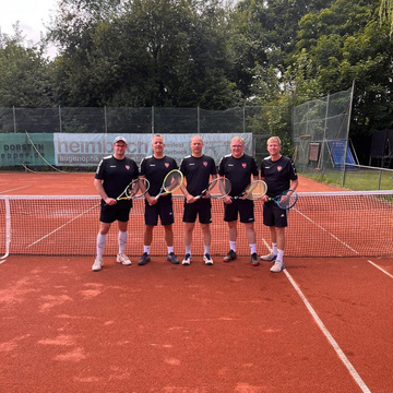 Info:
Unsere Herren 30/2 hat am Sonntag ein Heimspiel gegen Reken 2. 🎾
Spielbeginn: 10:00 Uhr

Zuschauer sind herzlich...