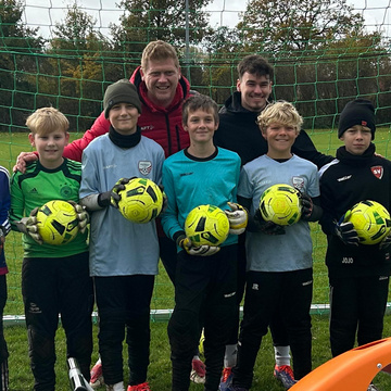 ***Extraschicht für unsere SV-Torhüter***

Am heutigen Sonntagmorgen stand für unsere Keeper eine besondere...