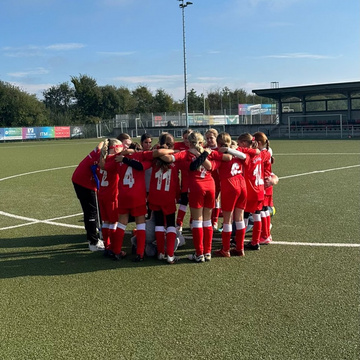 Die E1 Juniorinnen haben sich gestern mit einem starken 10:3 gegen die Mannschaft von JSG Holtwick/Legden durchgesetzt. ...